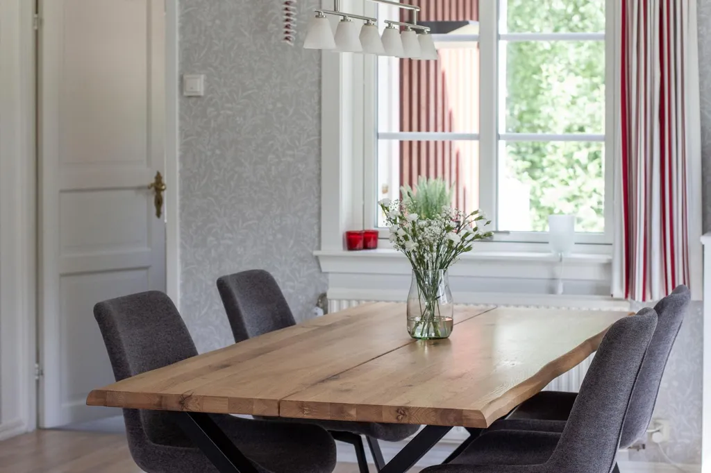 Salle à manger - Charming House with Lake View in Röbjörkeby