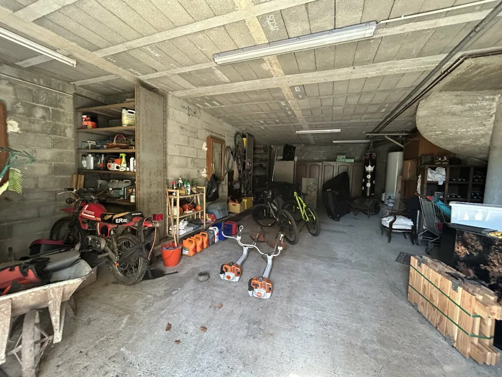Garage - House with Mountain View in Cévennes