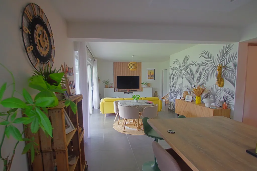 Söögituba - Contemporary Flat with Garden in Lagord