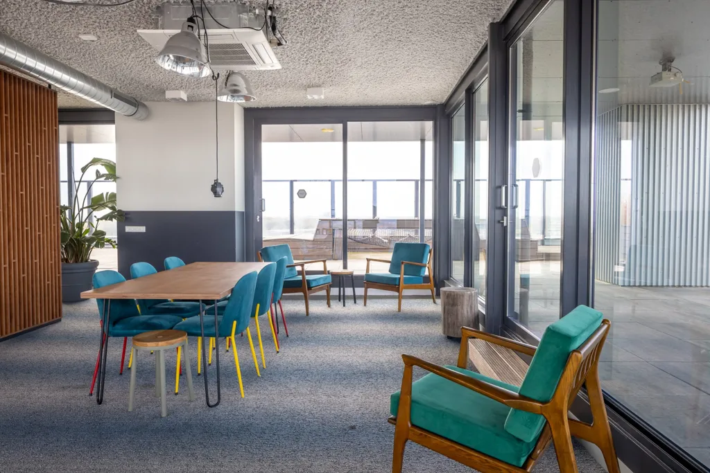 Salle à manger - Furnished Studio with Balcony in Rotterdam Vreewijk