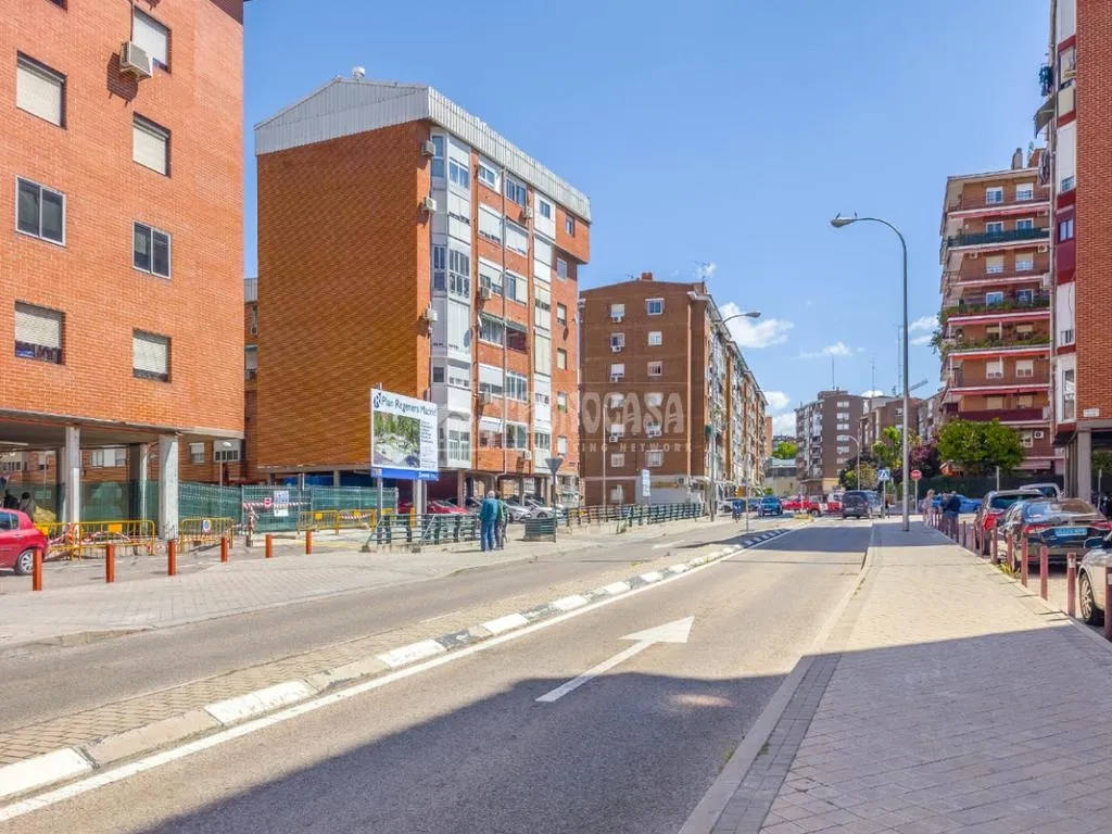 Extérieur - Garage Space with Lift in Madrid