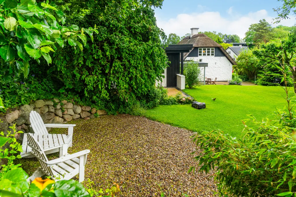 Jardin - Historic Villa with Garden in Svejstrup