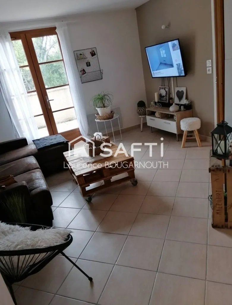 Séjour - Appartement avec Terrasse et Piscine à Roquemaure