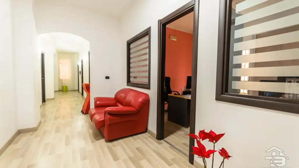 Entrée - 7-Room Apartment with Triple Exposure in Manfredonia