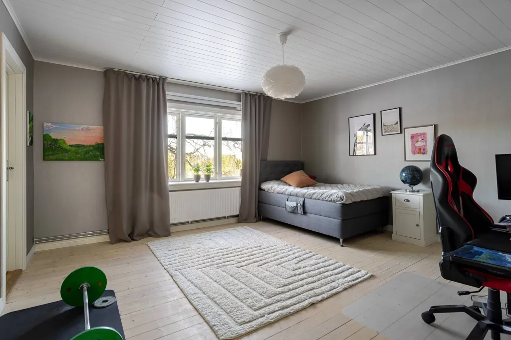 Bedrooms - Well-Maintained Farmhouse with Stables in Västernorrland