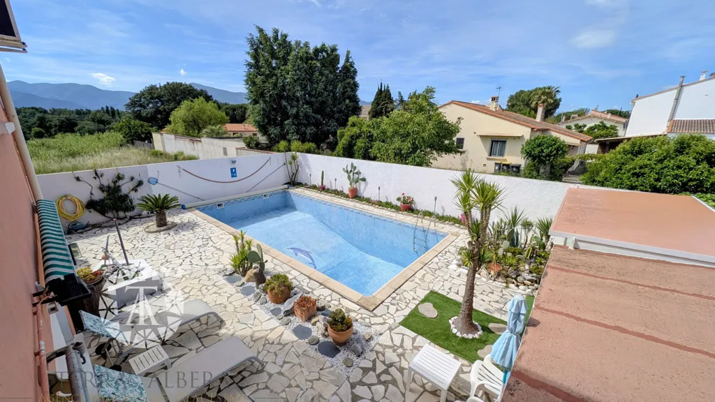Bassein - Dual-Occupancy House with Pool in Ortaffa