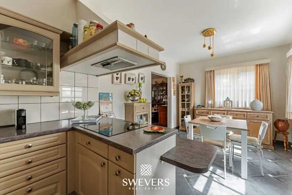 Cuisine - Maison à Deux Unités avec Terrasse à Diepenbeek