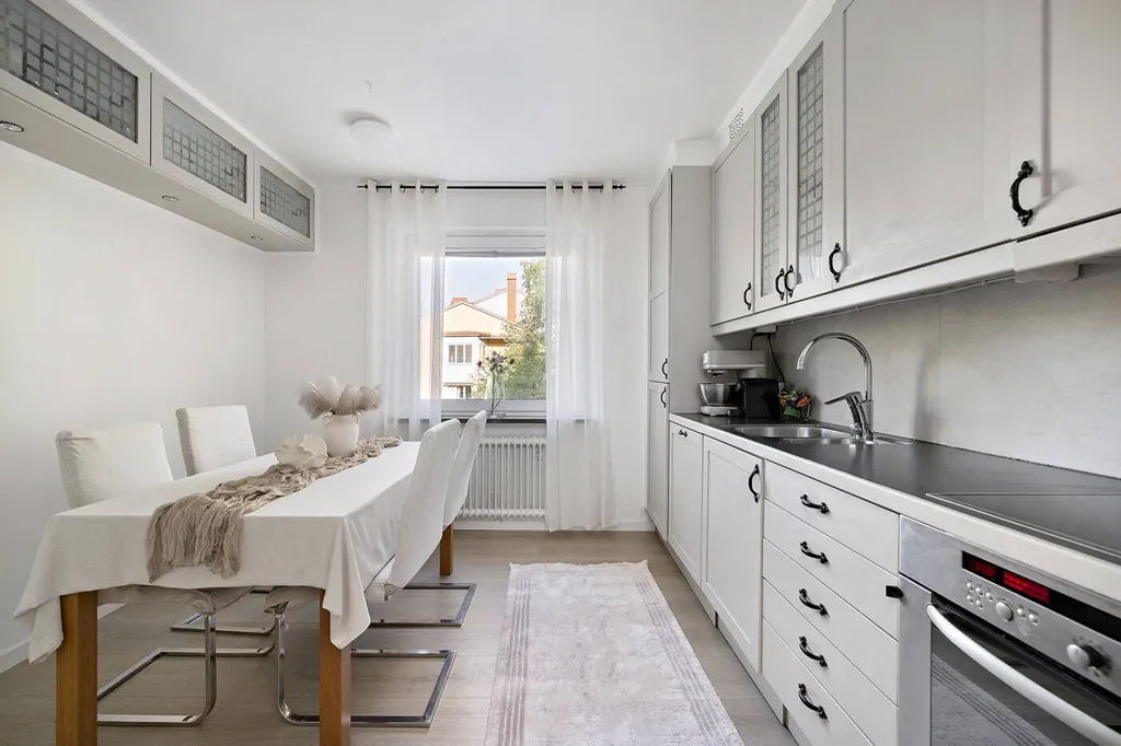 Cuisine - Ground Floor Apartment with Balcony in Jakobsberg