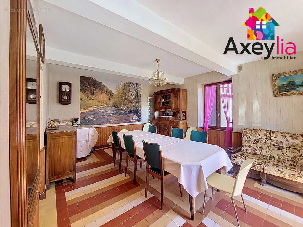 Salle à manger - Fermette avec Terrain et Dépendances près de Charlieu