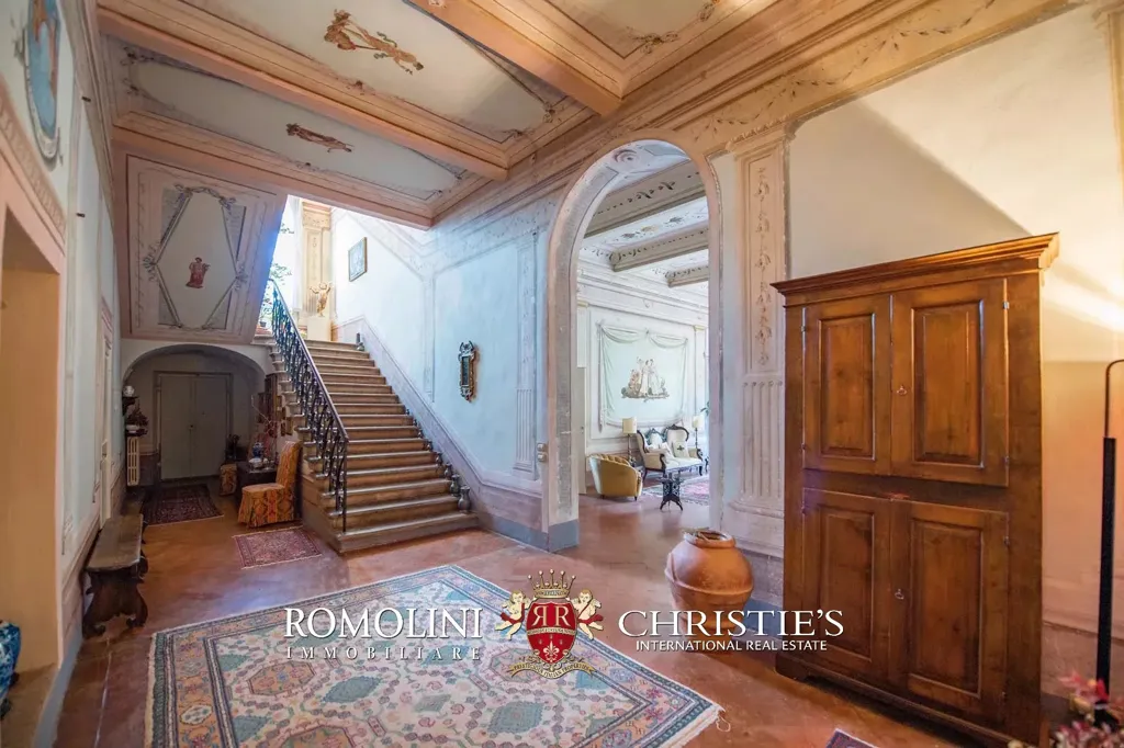 Esik - 18th-Century Villa with Panoramic Views near Pisa