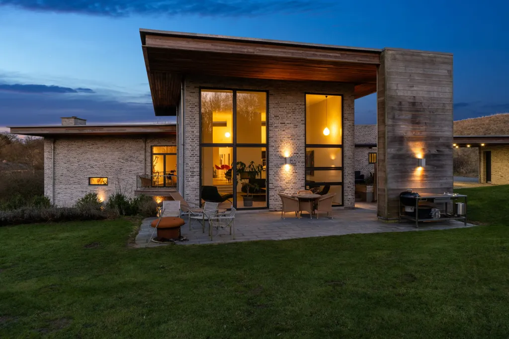 Extérieur - Modern House with Stringent Architecture in Stouby