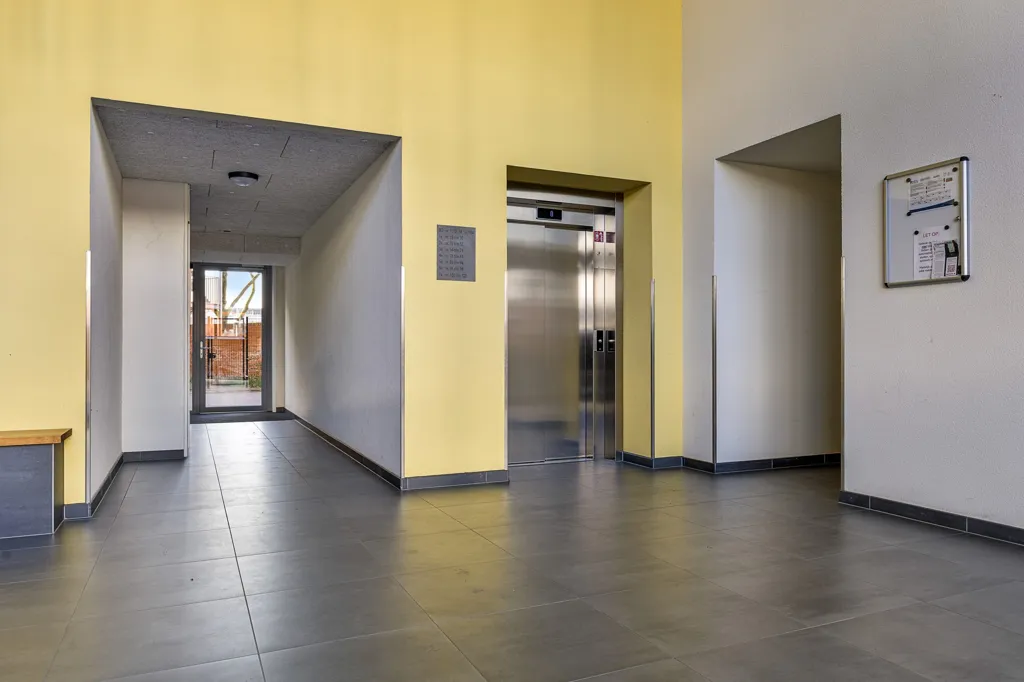 Esik - Waterfront Apartment in Utrecht