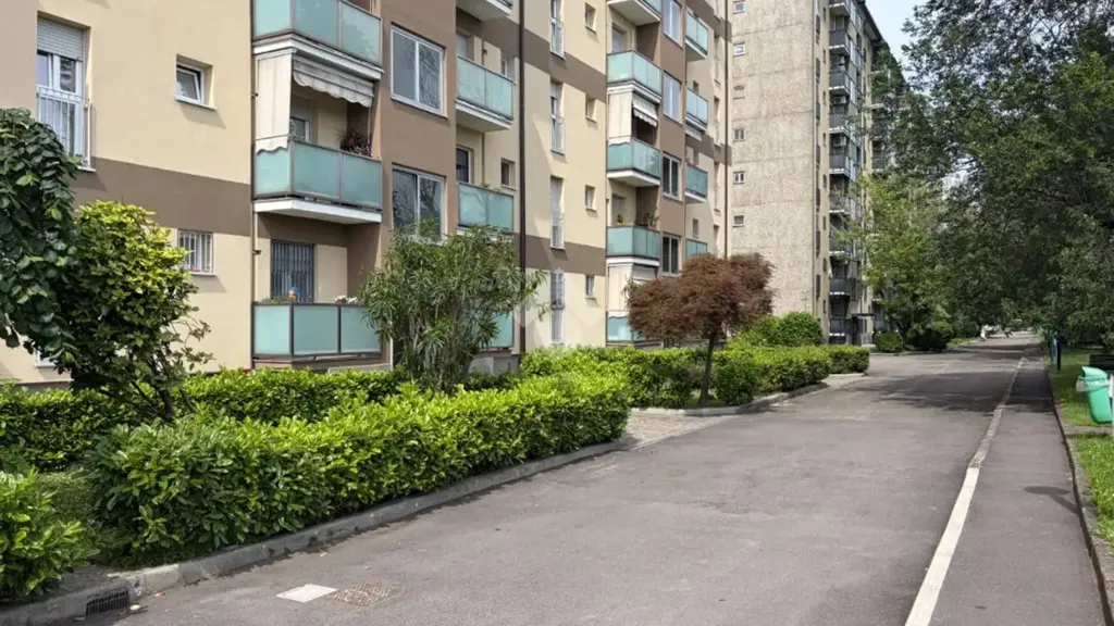 Giardino - Renovated 2-Bedroom in Gallaratese, Milan