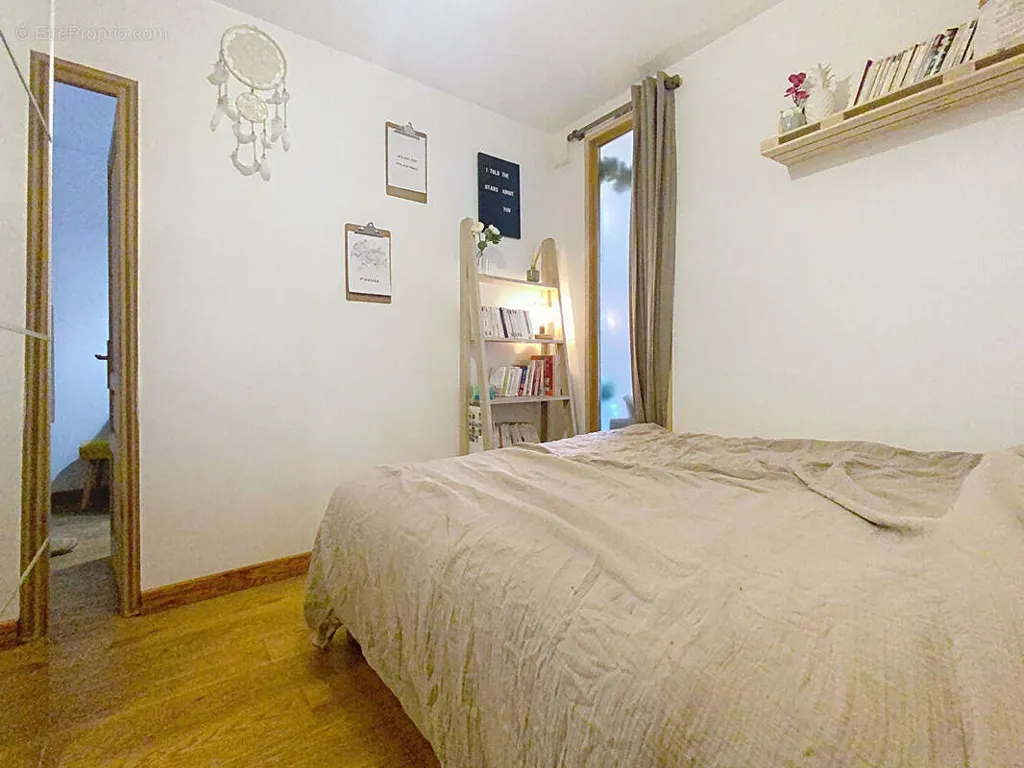 Chambres - Appartement 2 Pièces avec Vue sur Cour à Annecy