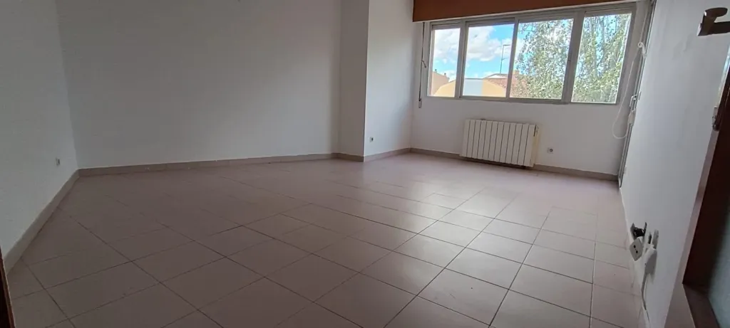 3 magamistoaga korter asukohas Zamora