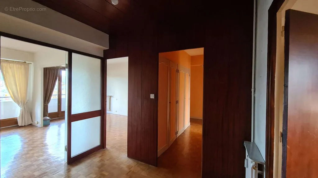 Esik - Apartment with Corrèze View in Pont Cardinal