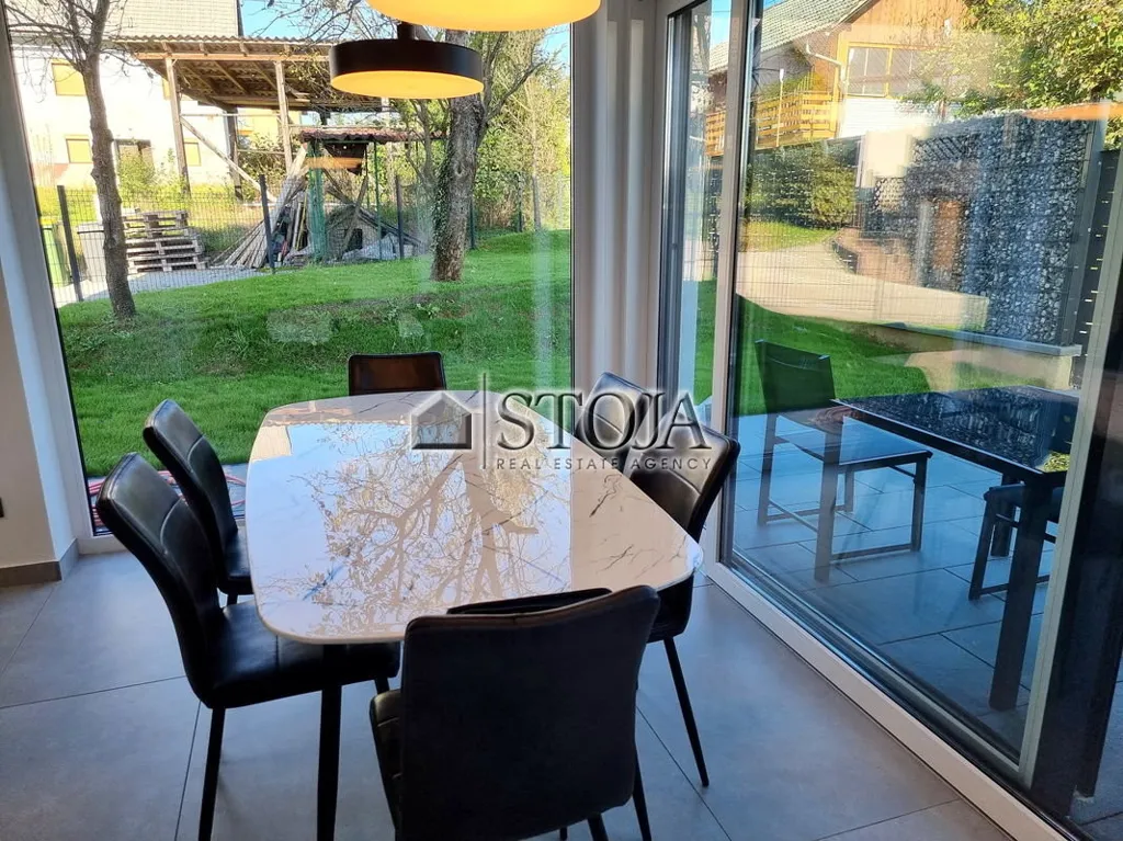 Terrazza - Energy-Efficient House with Terrace in Grosuplje