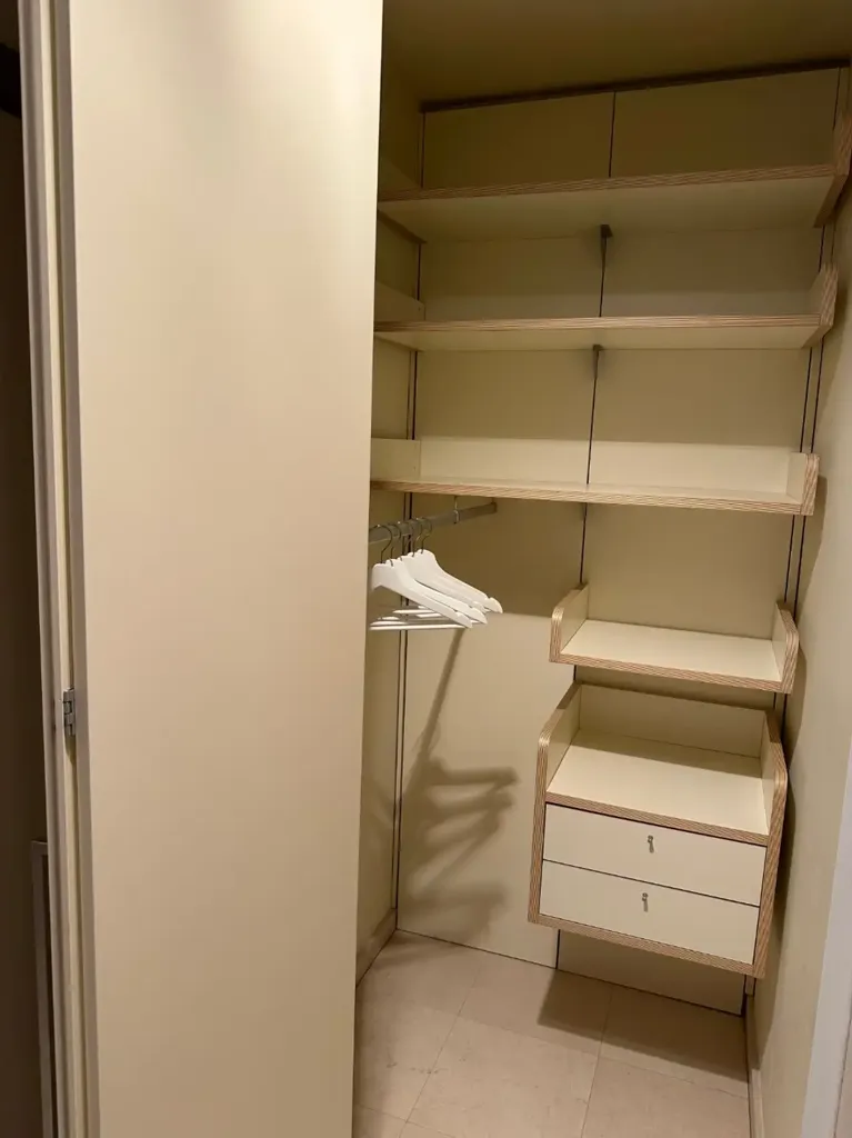 closet_dressing