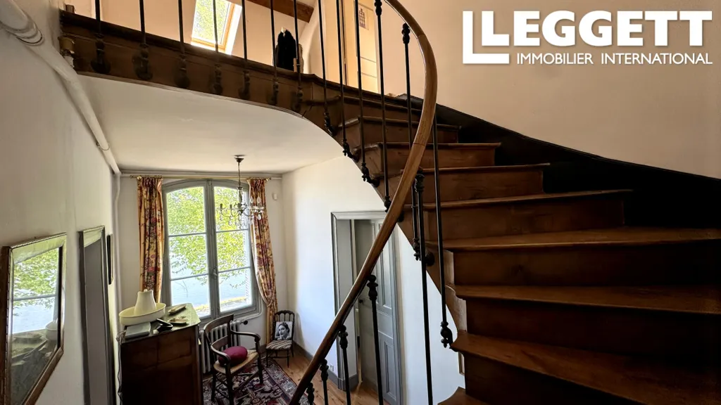 Toad - Restored Riverside Home in Loire Valley