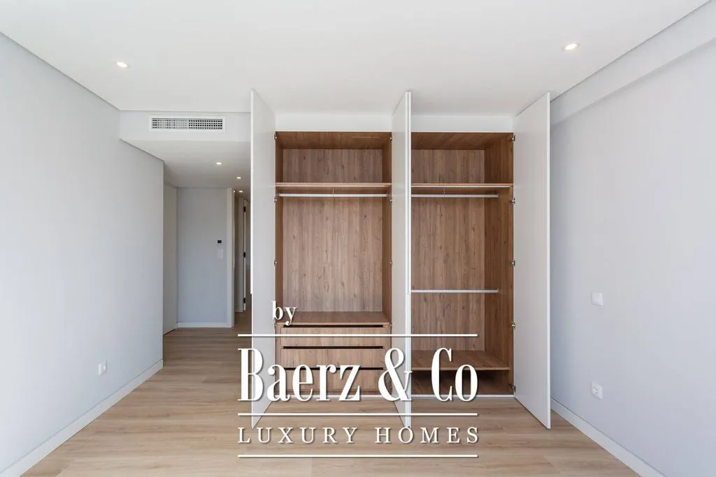 Pièces - Luxury Duplex Flat with Balcony in Carcavelos