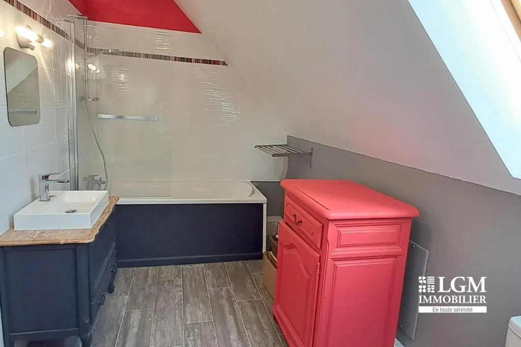 Salles de bain - Maison Individuelle avec Jardin à Hondschoote