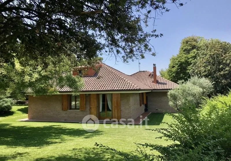 Aed - Semi-Independent Villa with Garden in Ancona