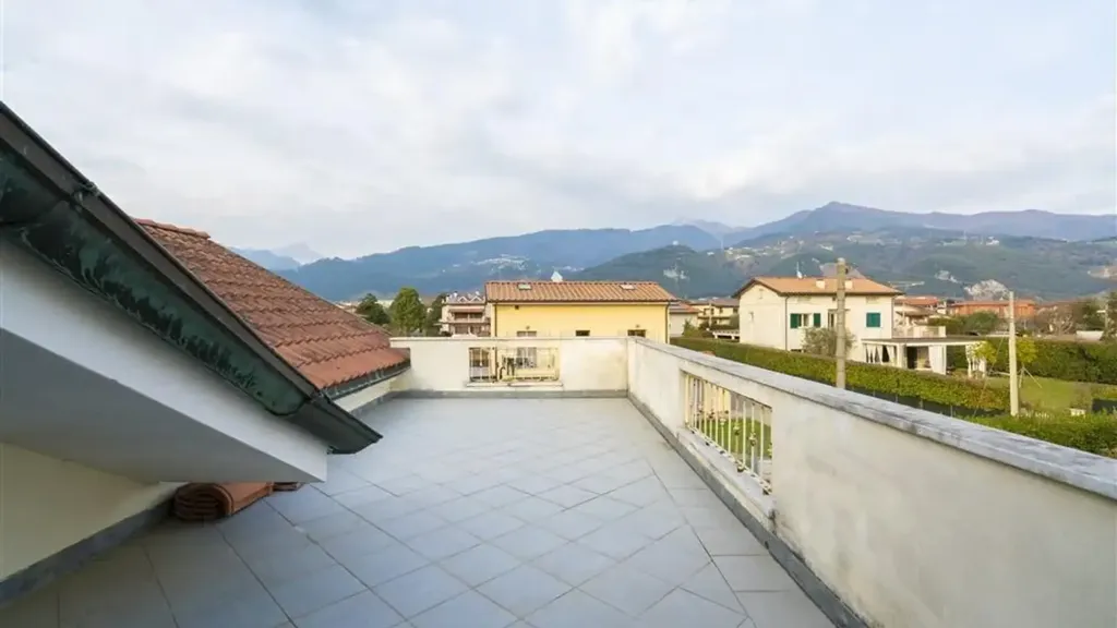 Terrasse - Spacious Apartment with Garden in Montignoso
