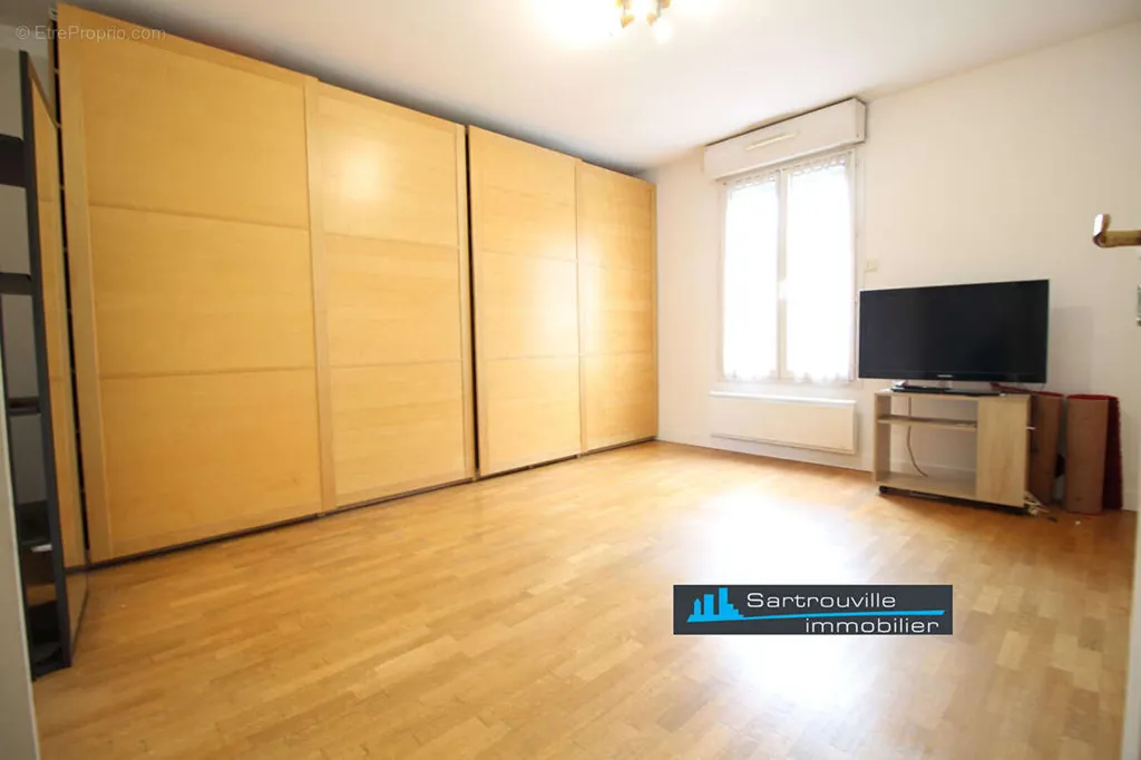 Chambres - Duplex Inversé avec Parking à Sartrouville