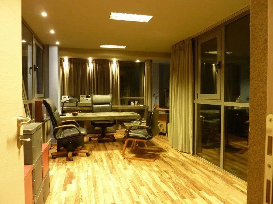 Kabinet - Office Space with Sea View in Thessaloniki Centre