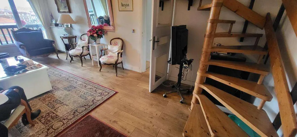 Séjour - Appartement Duplex avec Balcon à Saint-Jean de Luz