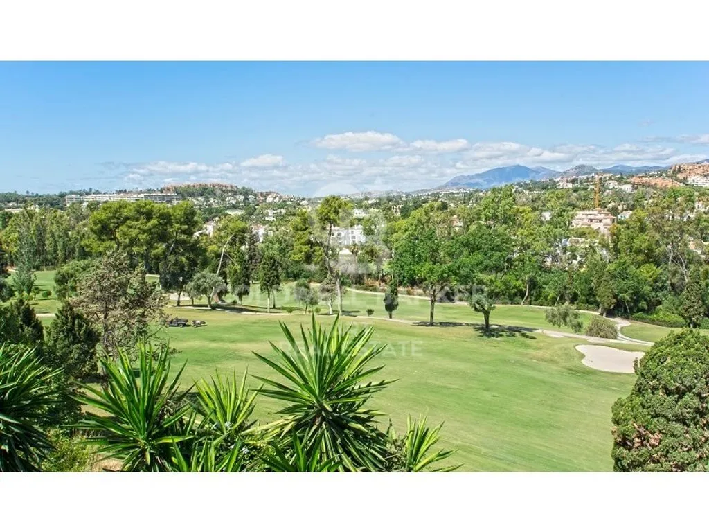 Jardin - Luxury Villa with Golf Course Views in Marbella