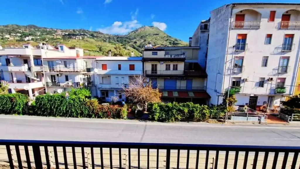 Balcon - Seafront Apartment with Balcony in Cetraro