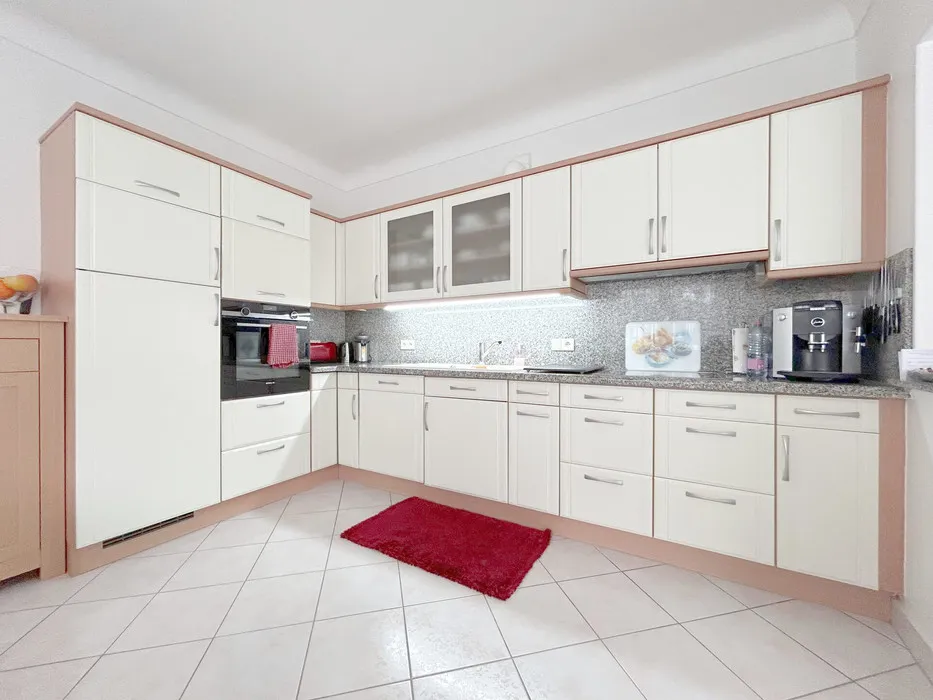 Cuisine - Appartement 3 Chambres avec Balcon au Rollingergrund