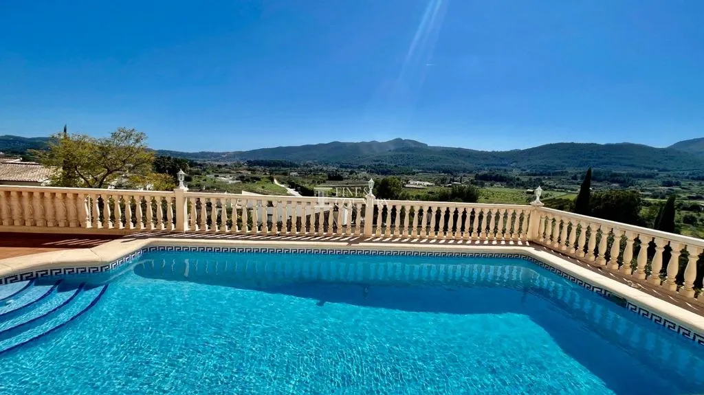Piscine - Luxury Villa with Mountain Views in Jalón