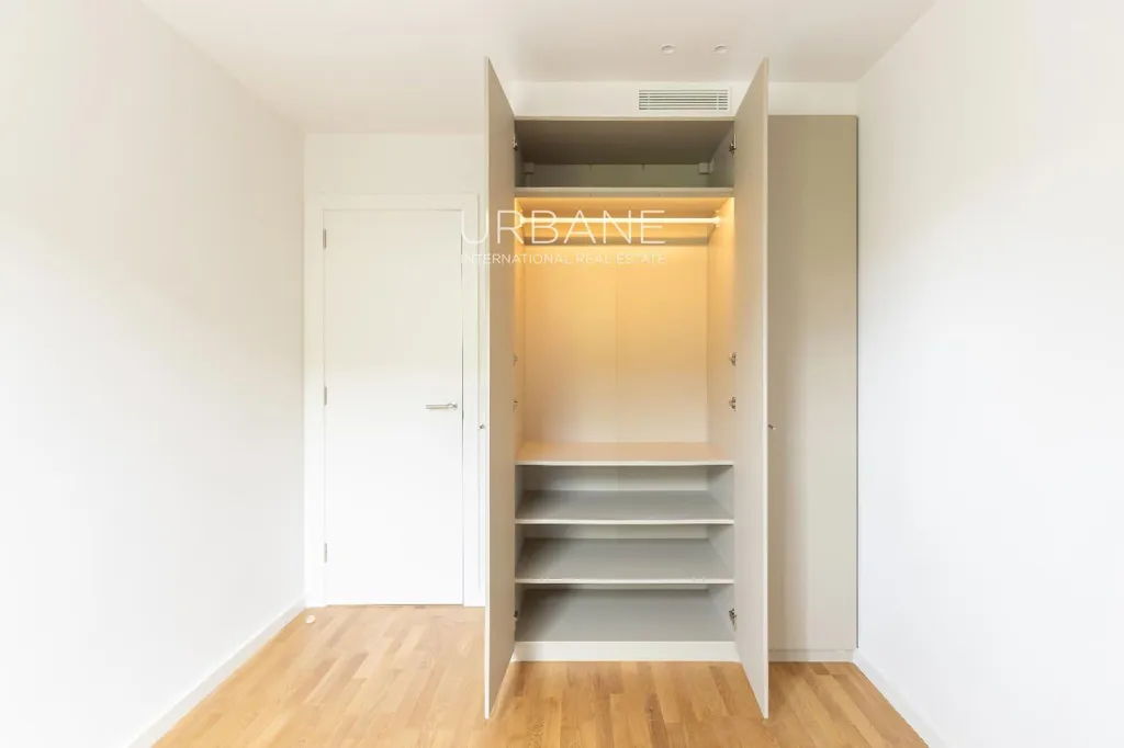 Toad - Designer Flat with Terrace in Sant Antoni, Barcelona