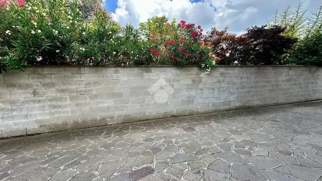 Jardin - Triplex with Balcony in Capralba