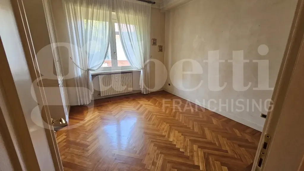 Pièces - Classical Villa with Garden in Brescia