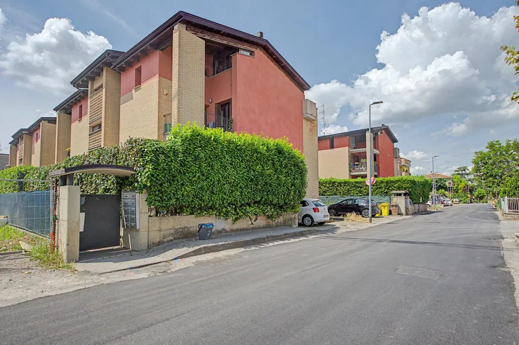 Esterno - Three-bedroom Apartment with Terrace in Parma