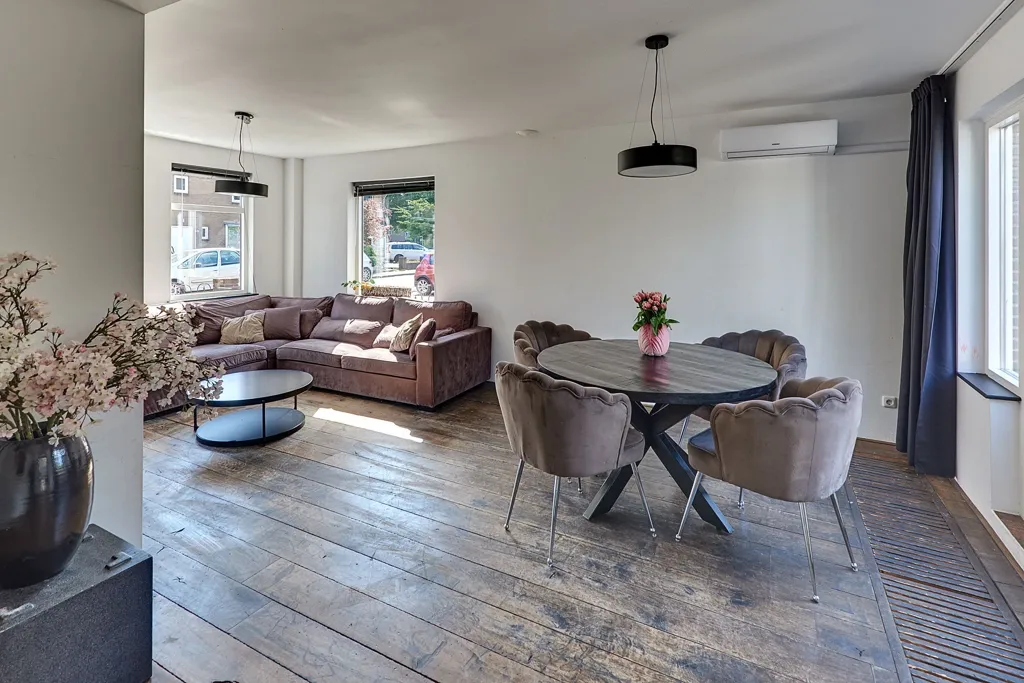 Salle à manger - End-Terrace House with Multifunctional Annex in Tweelingstad