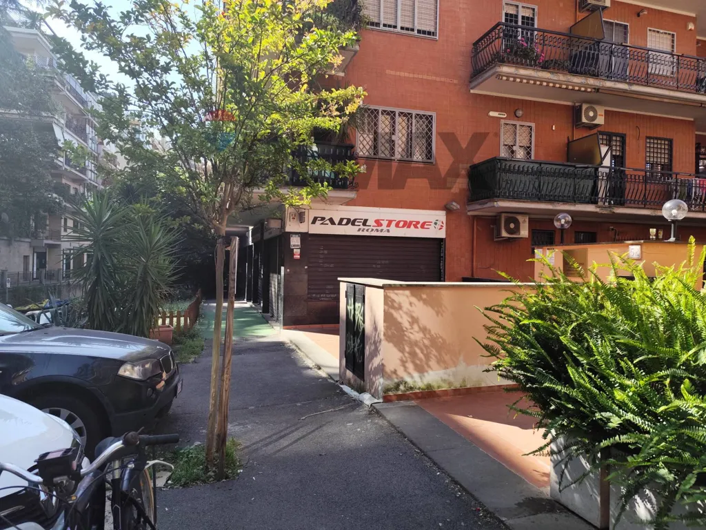Välivaade - Commercial Space with High Visibility in Fleming, Rome