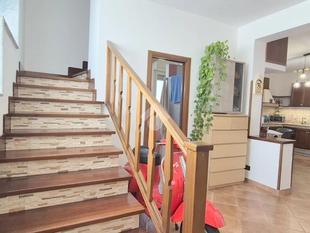 Pièces - Villa with Panoramic Terrace in Aquino