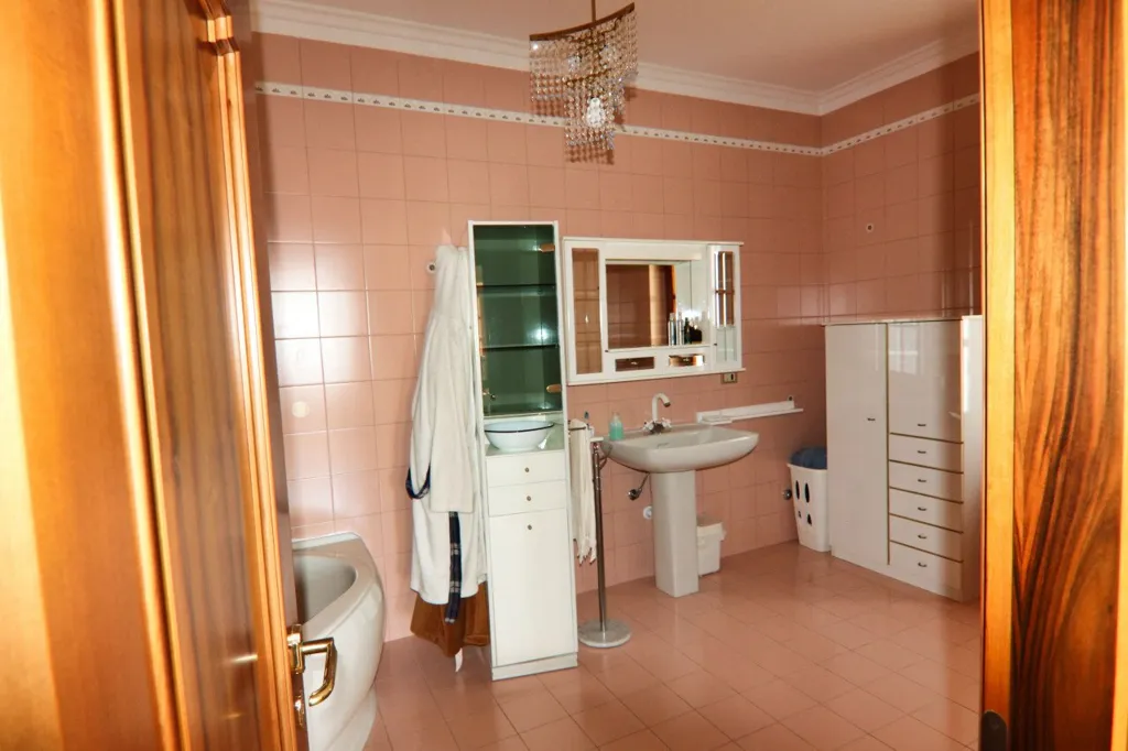 Vannitoad - Hilltop Villa with Panoramic Views in Eboli