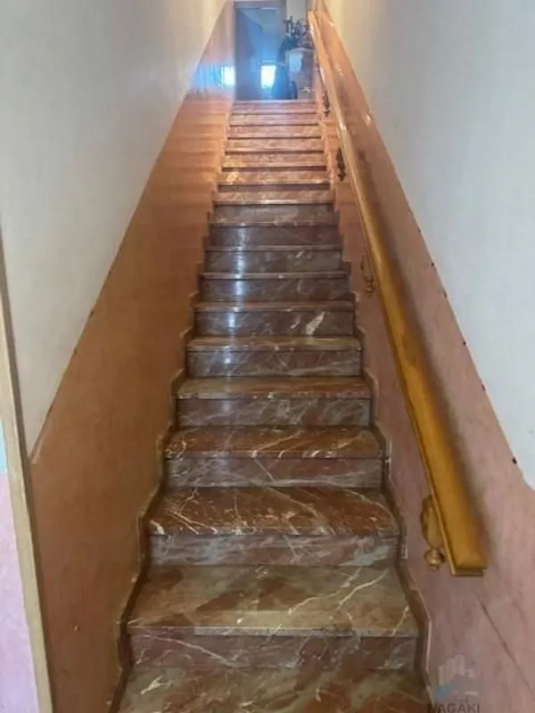 Toad - Semi-detached House with Garage in Terrassa
