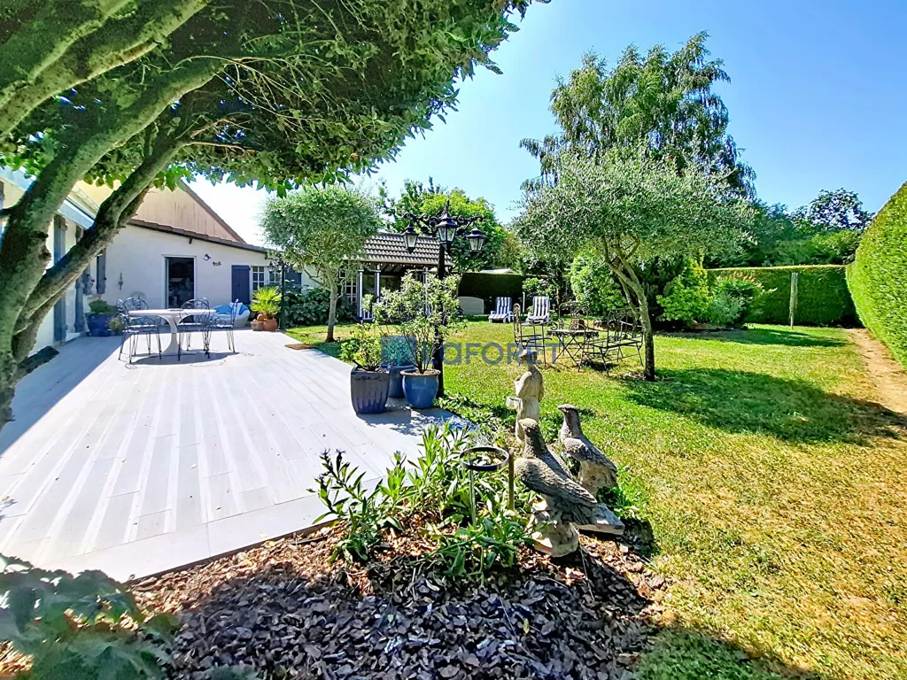 Aed - Secluded House with Garden in Serris