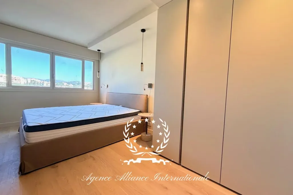 Magamistoad - 3-Bedroom Apartment with Sea View in Cannes