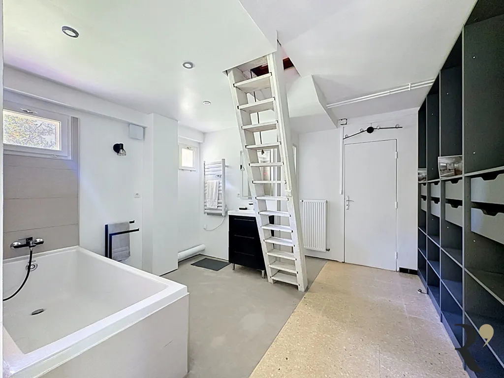 Vannitoad - House with Garden and Pool Potential in Drémil-Lafage