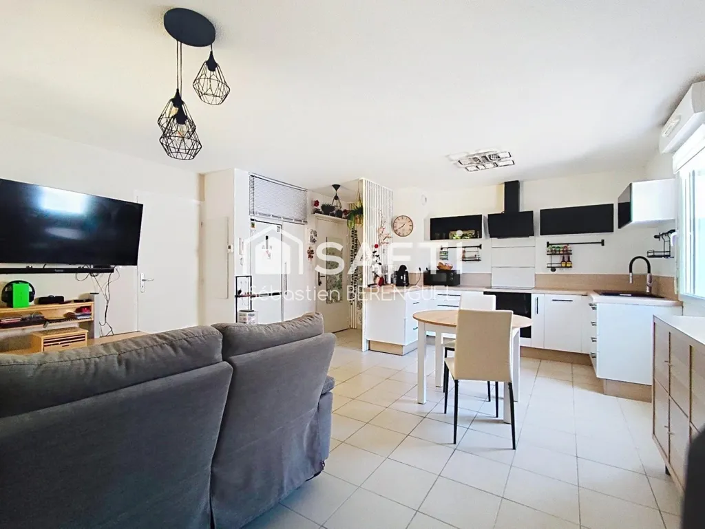 Séjour - Appartement lumineux avec jardin à Gigean