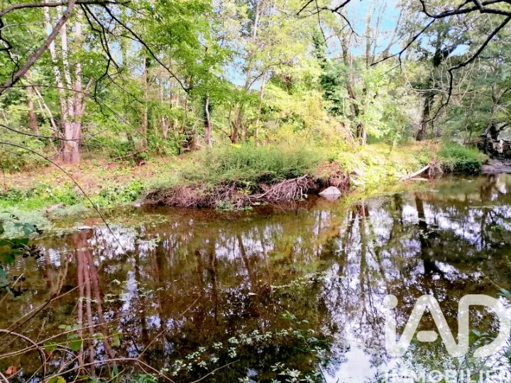 Giardino - Loisirs Terrain with River View in Queaux