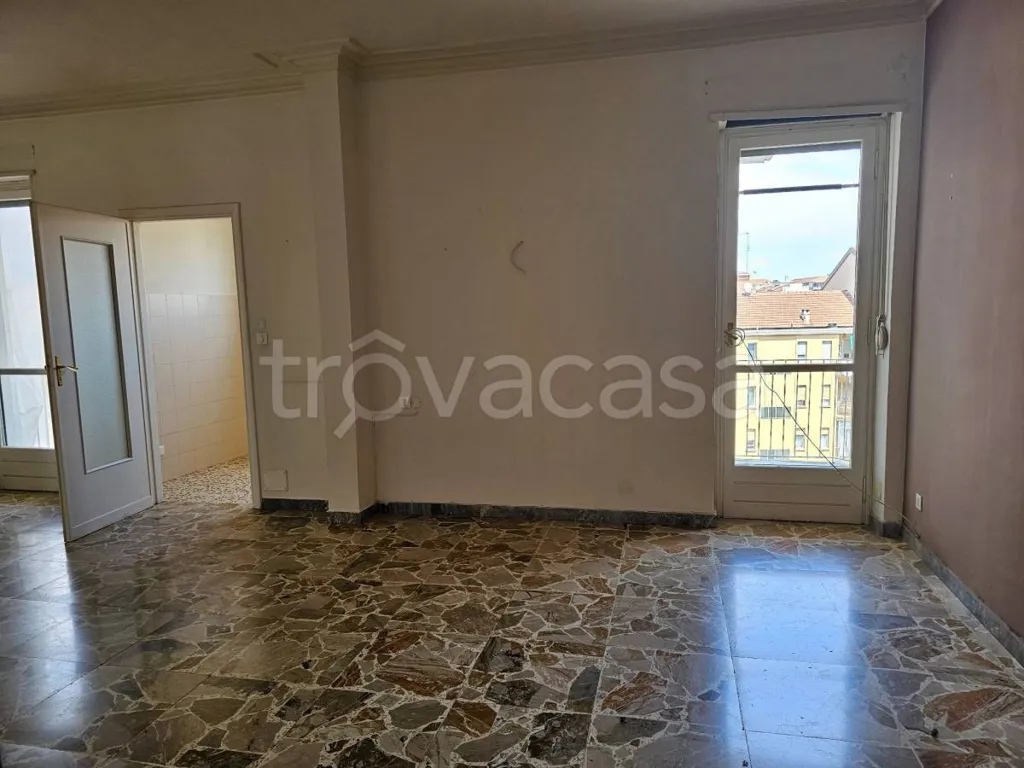 Pièces - Apartment with Balconies in Central Turin