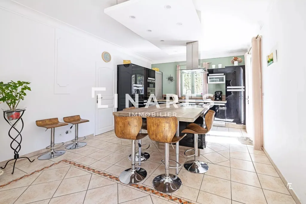 Cucina - Villa with Pool in Simiane-Collongue